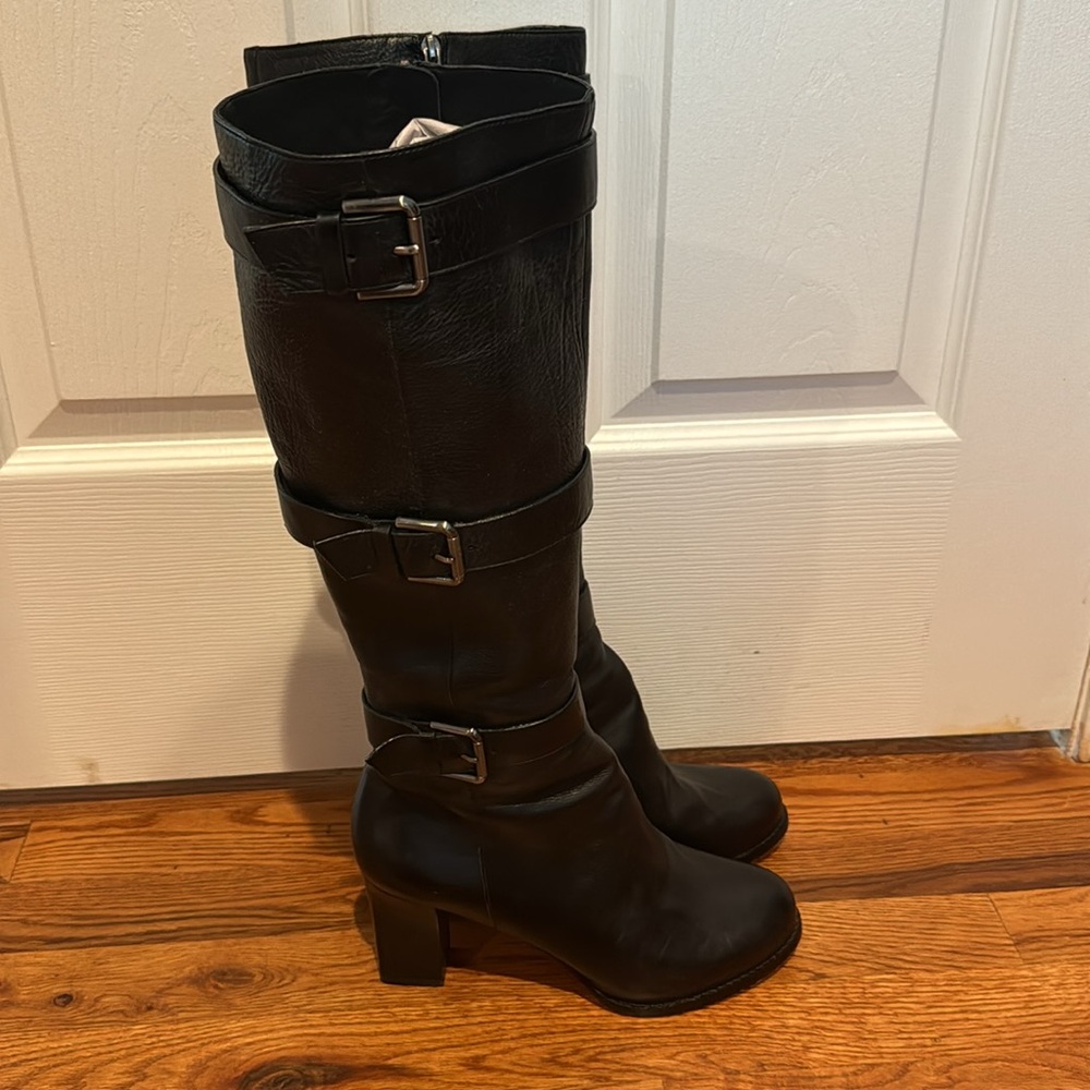 Black Via Spiga Boots. Zipper closure. - Picture 3 of 3